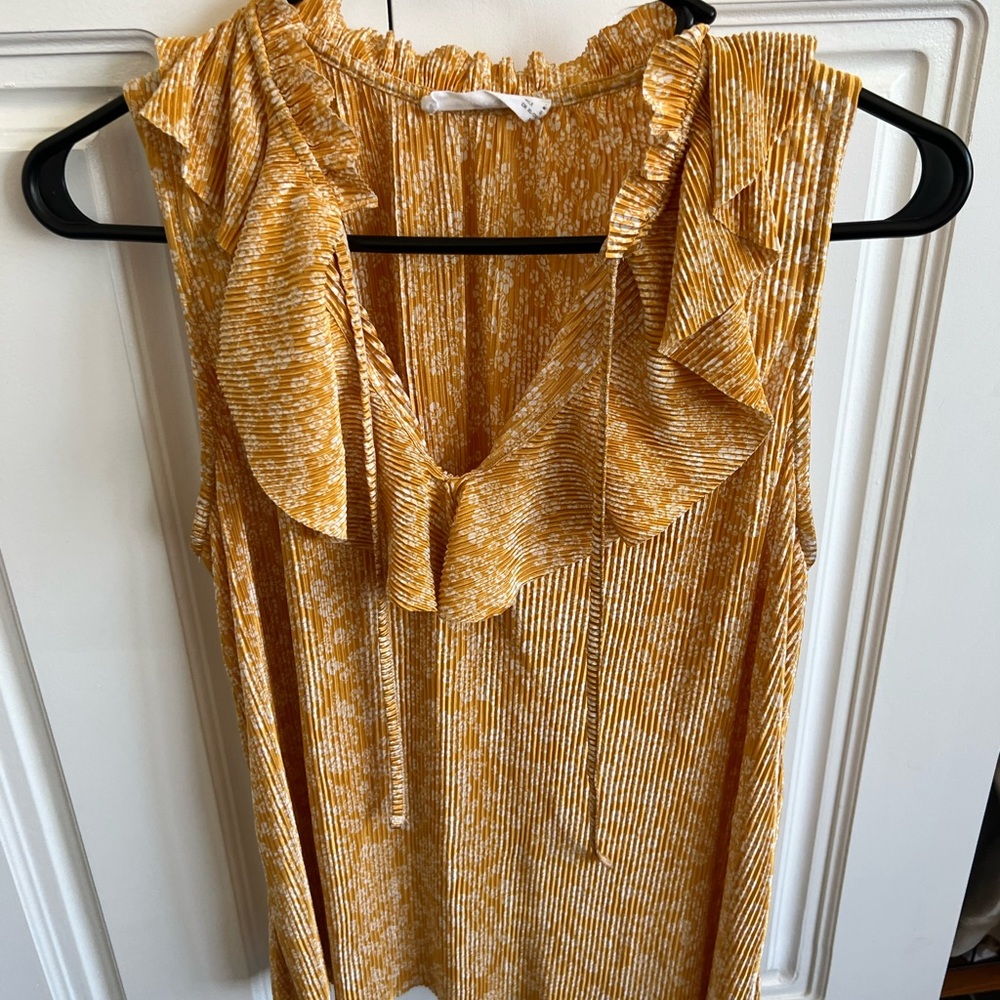 Pastel Yellow and White Sleeveless Blouse